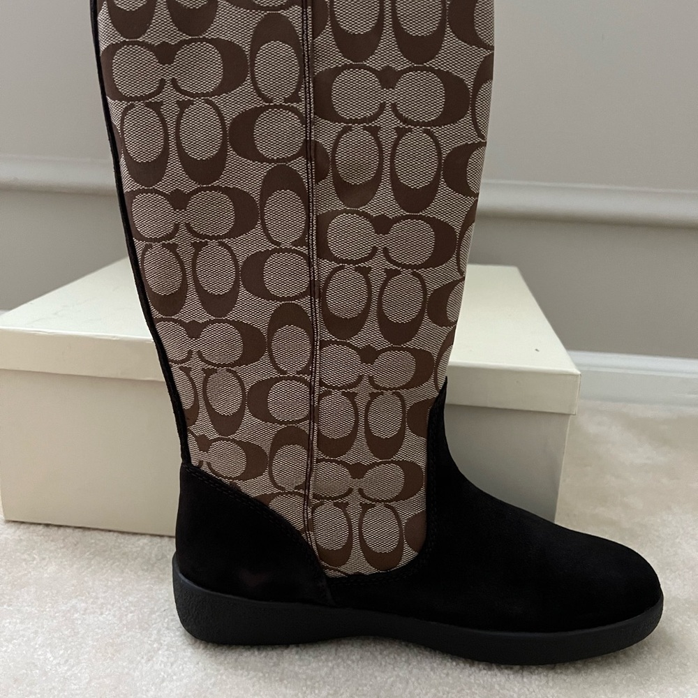Brand New Coach boots - 8 - Picture 4 of 5